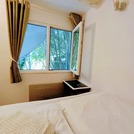 Tiny House For Two Campsite Brasov