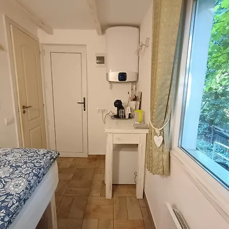 Tiny House For Two Campsite *